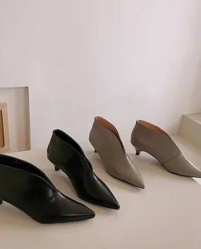 French Retro Cowhide Mid-heeled Ankle Boots With Temperament V-mouth Witch Shoes Pointed Toe Cat-heel Nude Boots Small H